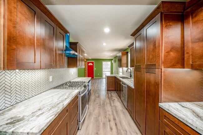 property at 1247 Common Park Dr