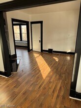 12001 Oakview Ave in Cleveland, OH - Foto de edificio - Building Photo