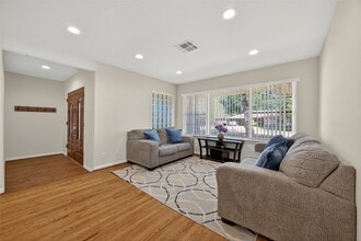 4045 Osby Dr in Houston, TX - Building Photo - Building Photo