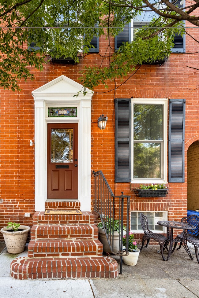 903 S Potomac St in Baltimore, MD - Foto de edificio - Building Photo