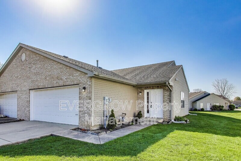 1057 Torino Ct in Franklin, IN - Building Photo