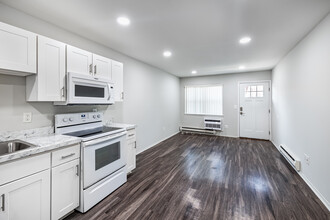 Zen Long Island at Amityville 55+ Community in Amityville, NY - Foto de edificio - Interior Photo