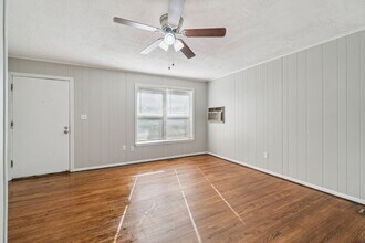 1921 Westchester Dr in The Village, OK - Building Photo - Building Photo