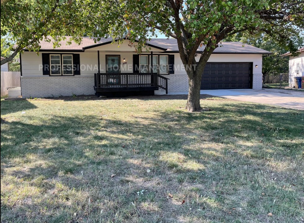 3141 S Knight Cir in Wichita, KS - Building Photo
