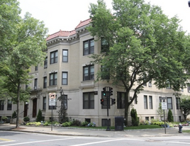 1128 Commonwealth Ave, Unit 3 Apartments