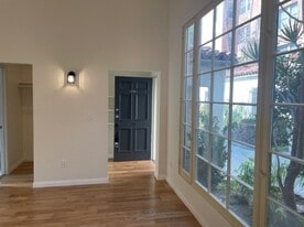 1230-1232 N Flores St in West Hollywood, CA - Building Photo