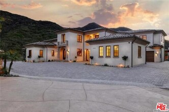 29450 Malibu View Ct in Agoura Hills, CA - Building Photo - Building Photo