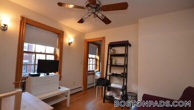 89 Myrtle St in Boston, MA - Building Photo - Building Photo