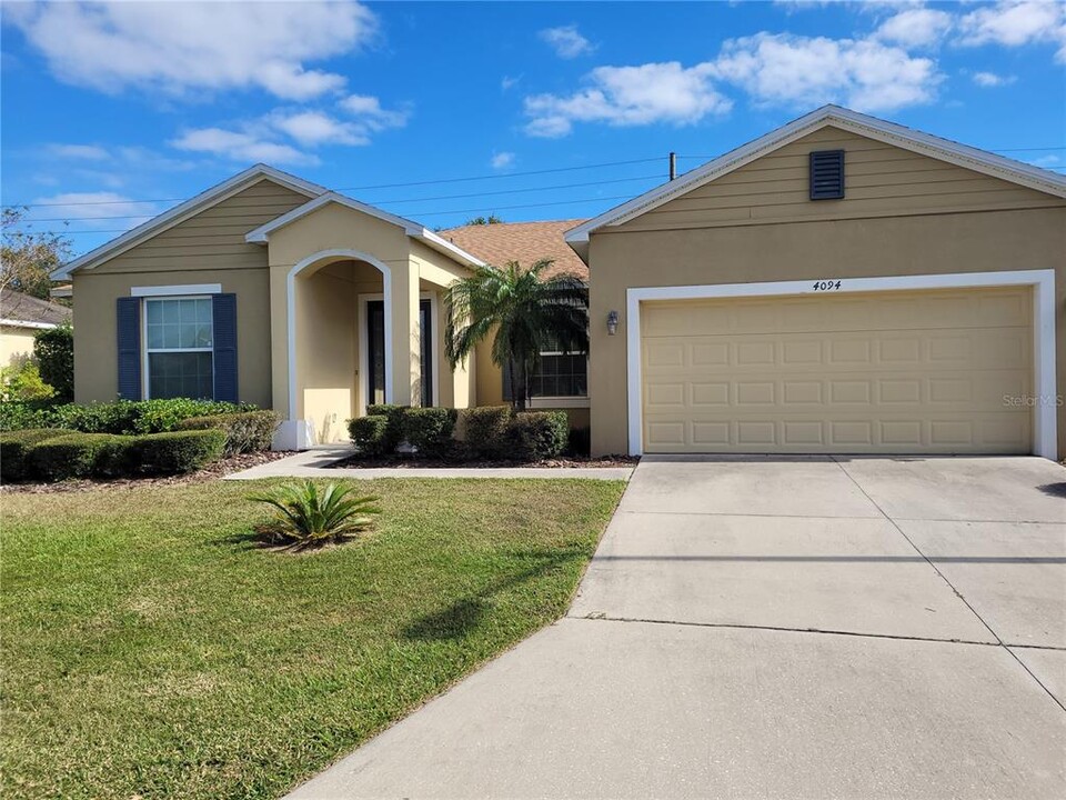 4094 Berkshire Loop in Lakeland, FL - Foto de edificio