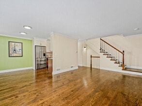 1068 Shermer Rd in Glenview, IL - Building Photo - Building Photo