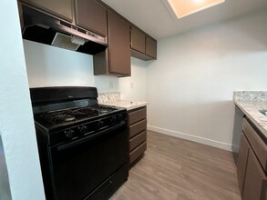 15866 Sago Rd in Apple Valley, CA - Foto de edificio - Building Photo