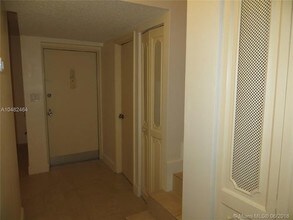 20350 W Country Club Dr-Unit -10D in Aventura, FL - Building Photo - Building Photo