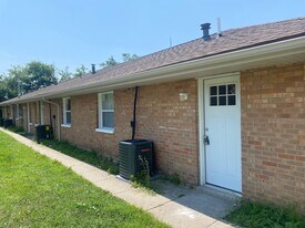 220 S Smithville Rd in Dayton, OH - Building Photo