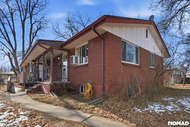 1182 W Ida Ave in Littleton, CO - Foto de edificio - Building Photo