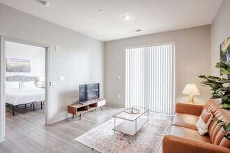 121 E Freedom Way in Cincinnati, OH - Building Photo - Building Photo