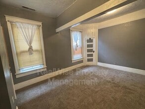 212 SE Mosher Ave in Roseburg, OR - Building Photo - Building Photo