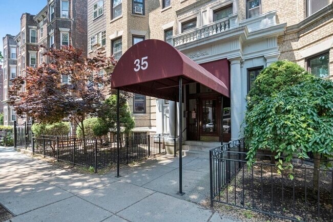 property at 35 Queensberry St