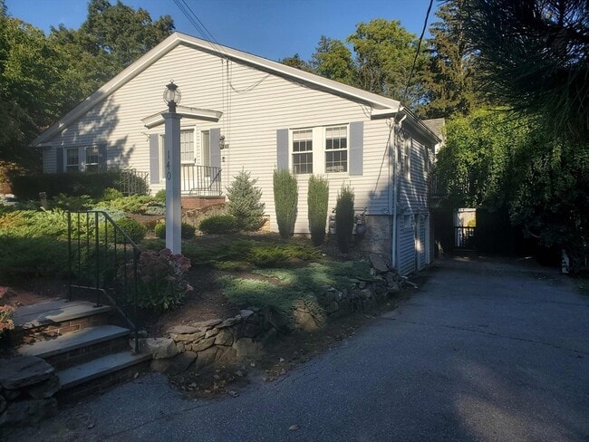 140 Elm St in Andover, MA - Building Photo - Building Photo
