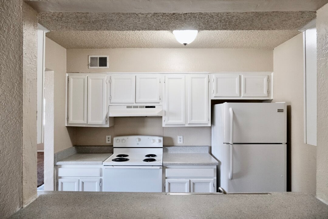 Pine Terrace in Lawton, OK - Building Photo