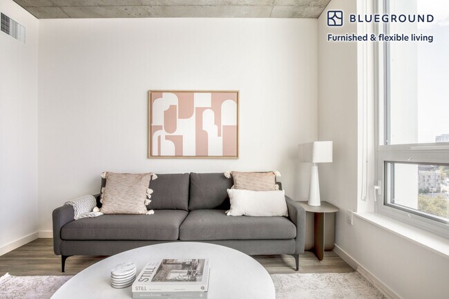 210 8th Ave N in Seattle, WA - Foto de edificio - Building Photo