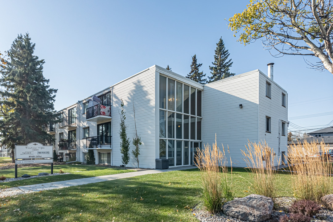 Crestview Apartments in Edmonton, AB - Building Photo