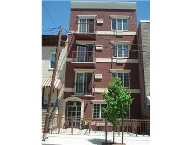 22 Monitor St in Brooklyn, NY - Building Photo