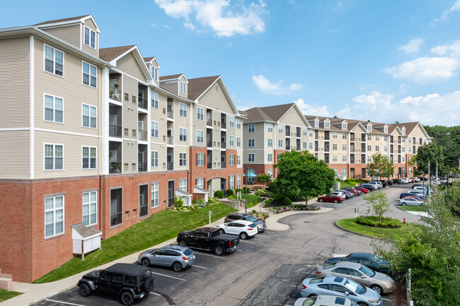 Residences at Highland Glen - 55+ Active A... in Westwood, MA - Foto de edificio - Building Photo