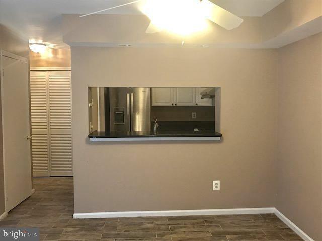 6090 Netherton St in Centreville, VA - Foto de edificio - Building Photo