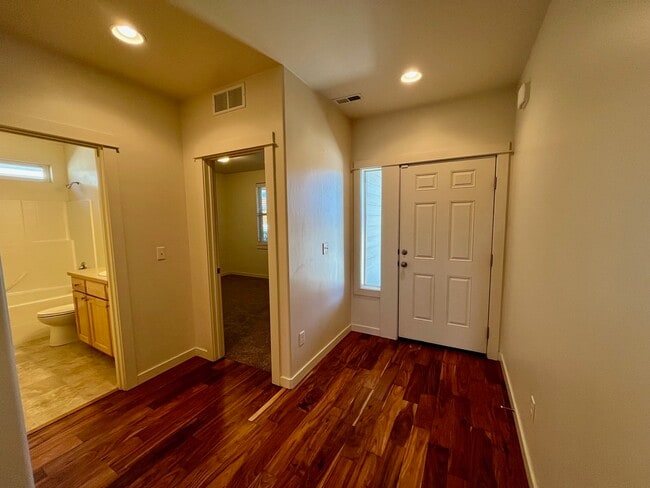 120 S Voyage Ave in Caldwell, ID - Building Photo - Building Photo