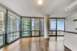1235 S Prairie Ave in Chicago, IL - Foto de edificio - Building Photo