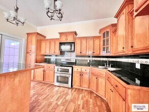 144 Country Club Rd in Brownsville, TX - Building Photo - Building Photo