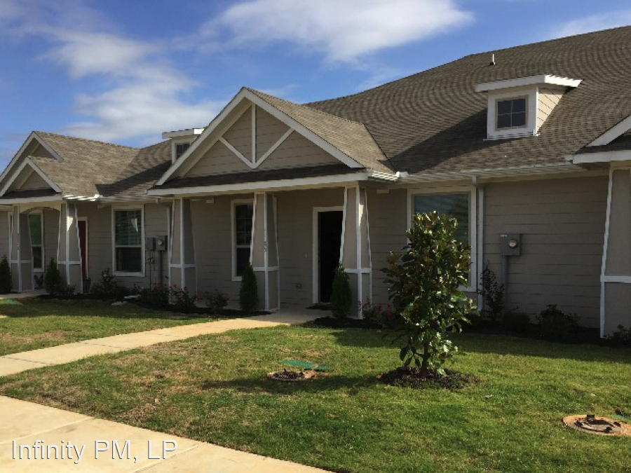 1106 Newcastle Dr in Weatherford, TX - Foto de edificio
