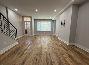 2529 Grays Ferry Ave in Philadelphia, PA - Building Photo - Building Photo