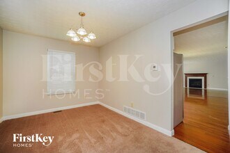 6594 Danbury Dr in Westerville, OH - Building Photo - Building Photo