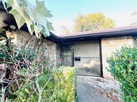 10215 Oak Hollow Dr in Austin, TX - Building Photo - Building Photo