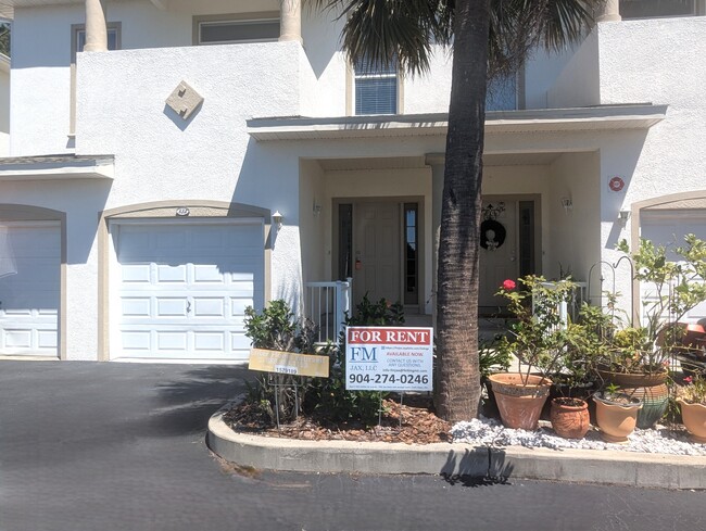 532 Devon Cir in St. Augustine, FL - Foto de edificio - Building Photo