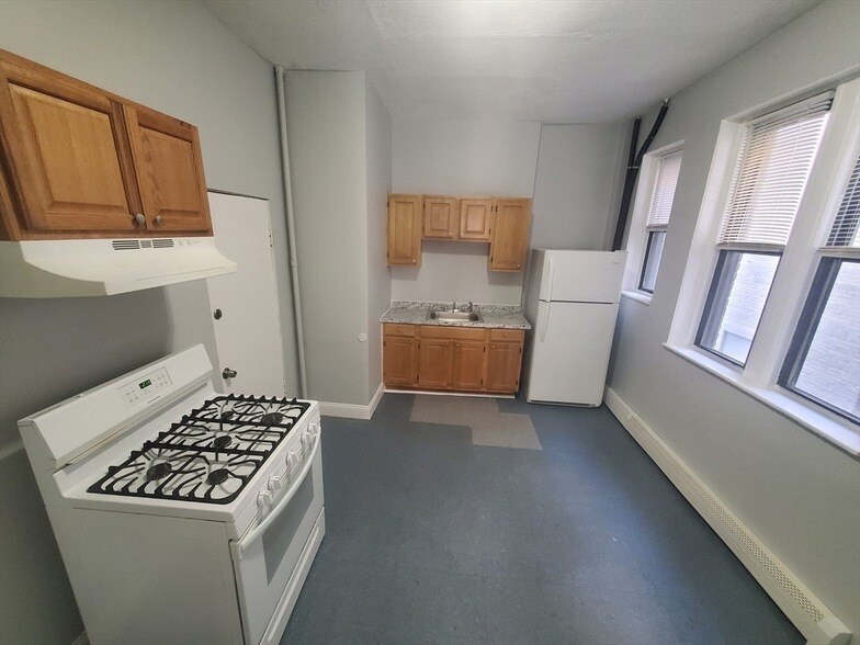 10 Abbotsford St, Unit 1 in Boston, MA - Building Photo