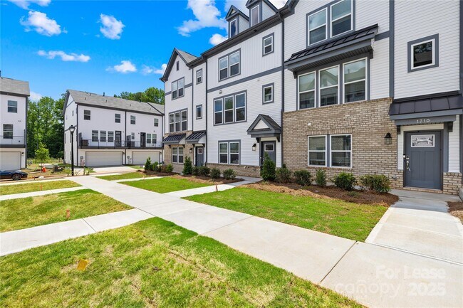 1706 Blanche St in Charlotte, NC - Building Photo - Building Photo