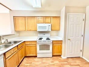 1085 W 112th Ave in Westminster, CO - Building Photo - Building Photo