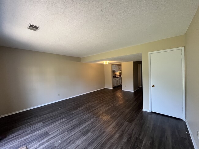 901 Olmstead Dr in Hinesville, GA - Building Photo - Building Photo