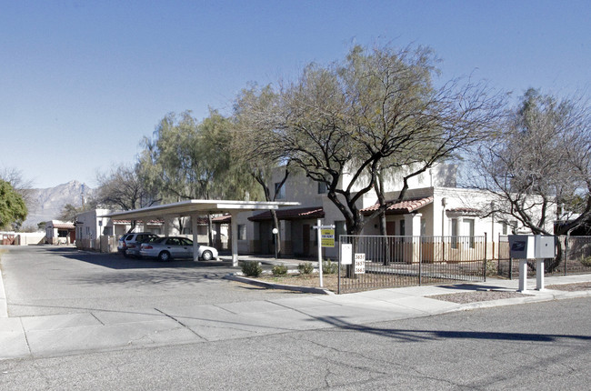 Bermuda Townhomes in Tucson, AZ - Building Photo - Building Photo