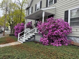 135 Lynde St, Unit 1 in Melrose, MA - Building Photo