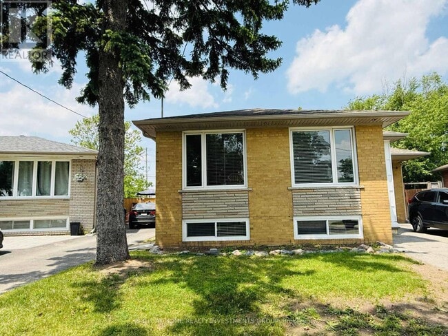 property at 34 Risdon Ct