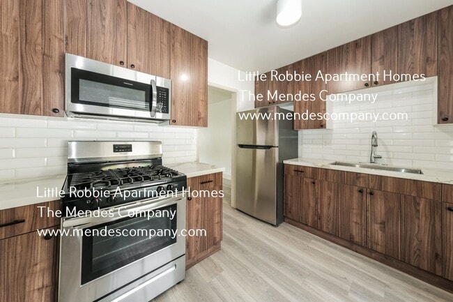 property at 1762 Robinson Ave
