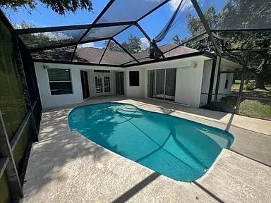 3738 Cypress Meadows Rd in Tampa, FL - Building Photo - Building Photo
