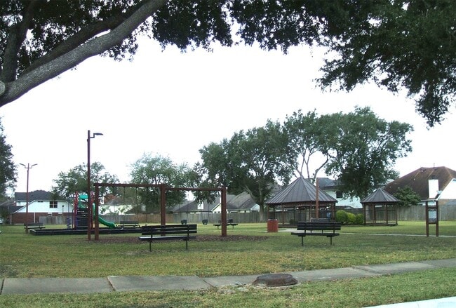 8978 Dawnridge Dr in Houston, TX - Building Photo - Building Photo