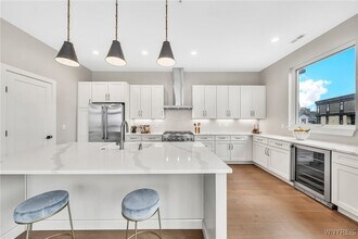272 Lakefront Blvd in Buffalo, NY - Building Photo - Building Photo
