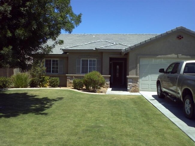 11908 Darlington Ave in Bakersfield, CA - Building Photo - Building Photo