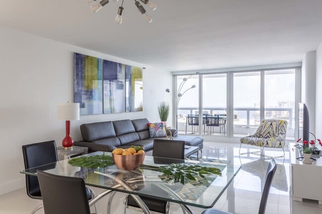 601 Biscayne Blvd in Miami, FL - Building Photo - Building Photo