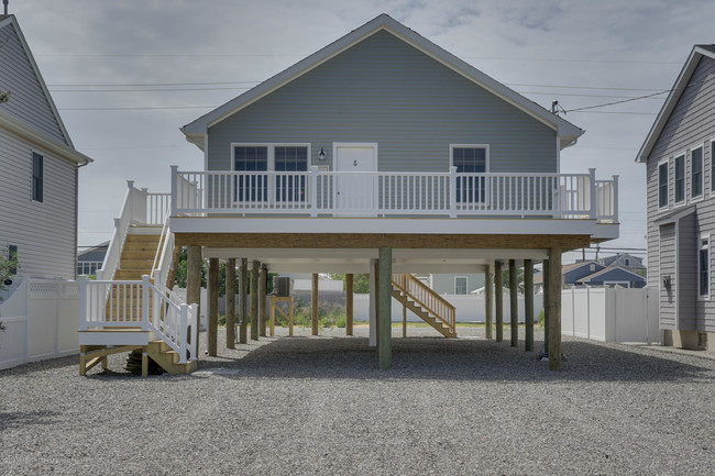 1955 Railway Ave E in Seaside Heights, NJ - Building Photo - Building Photo